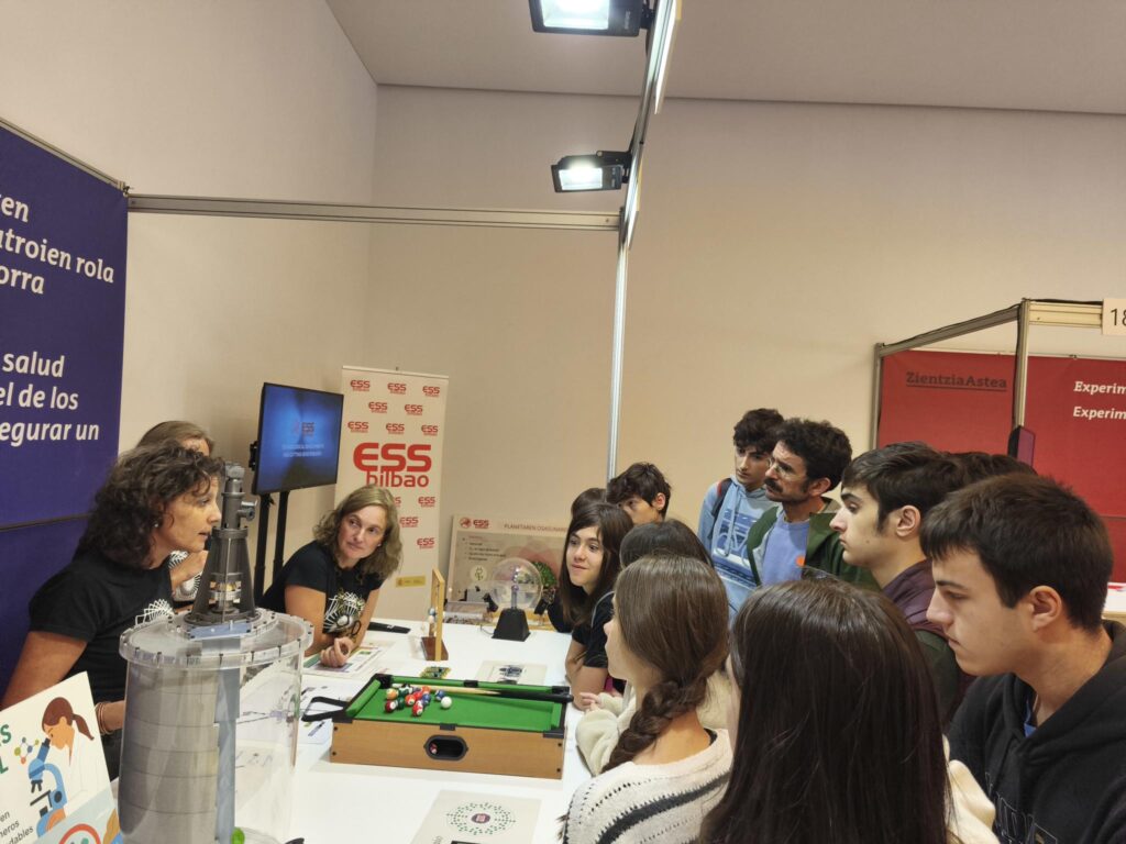 ESS Bilbao participa en Zientzia Astea bajo el lema “Neutrones contra el plástico”